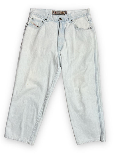 BUGLE BOY LIGHT WASH JEANS