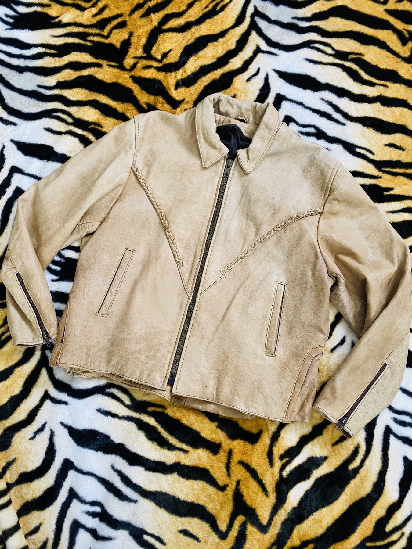 DESERT LEATHER JACKET