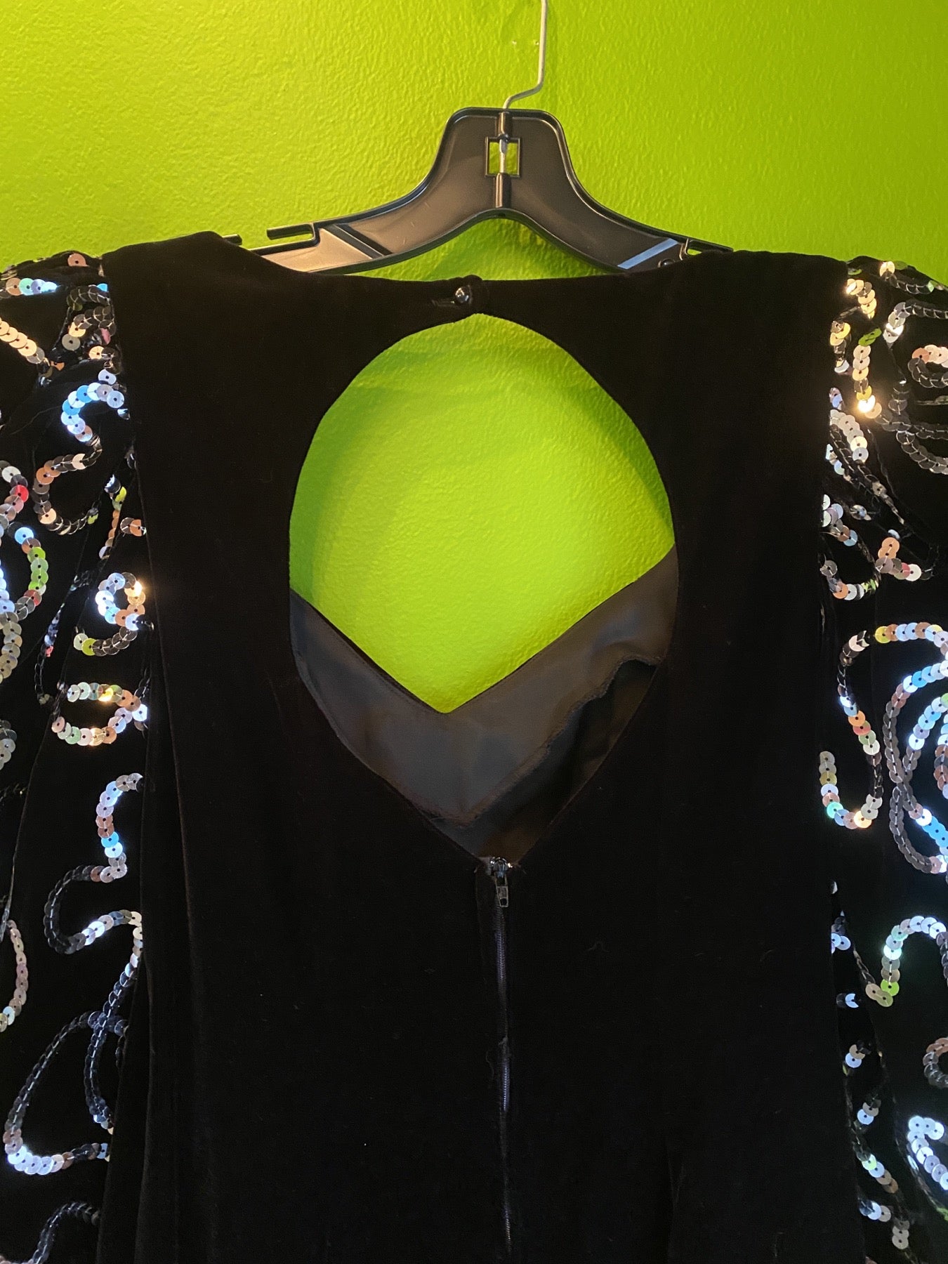 DAVE & JOHNNY VELVET SEQUIN SQUIGGLE PARTY DRESS