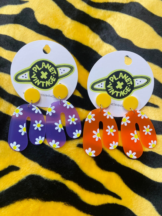 DAISY DRIP EARRINGS