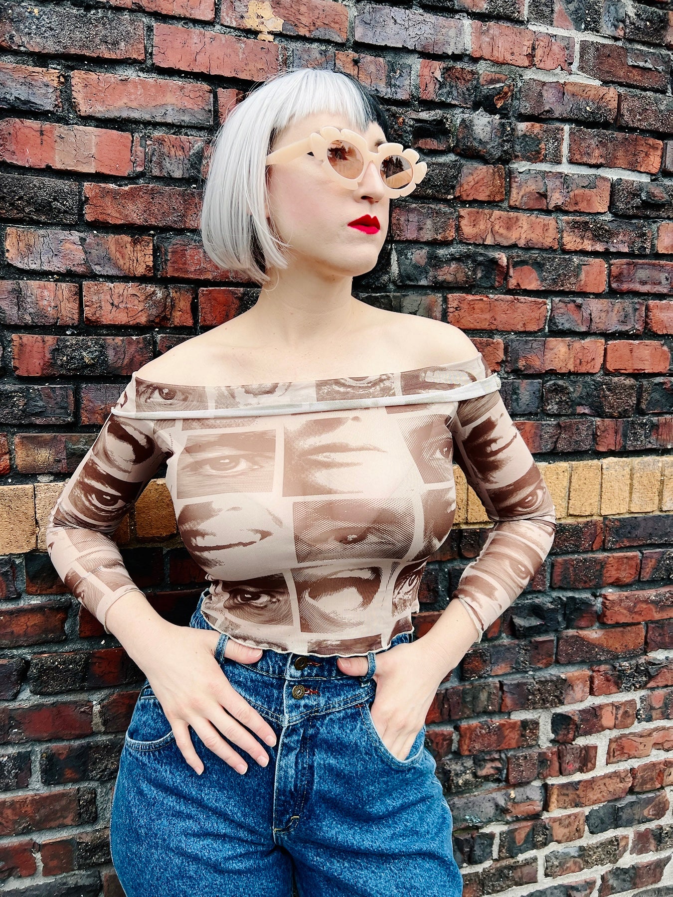MOD FLOWER SUNGLASSES