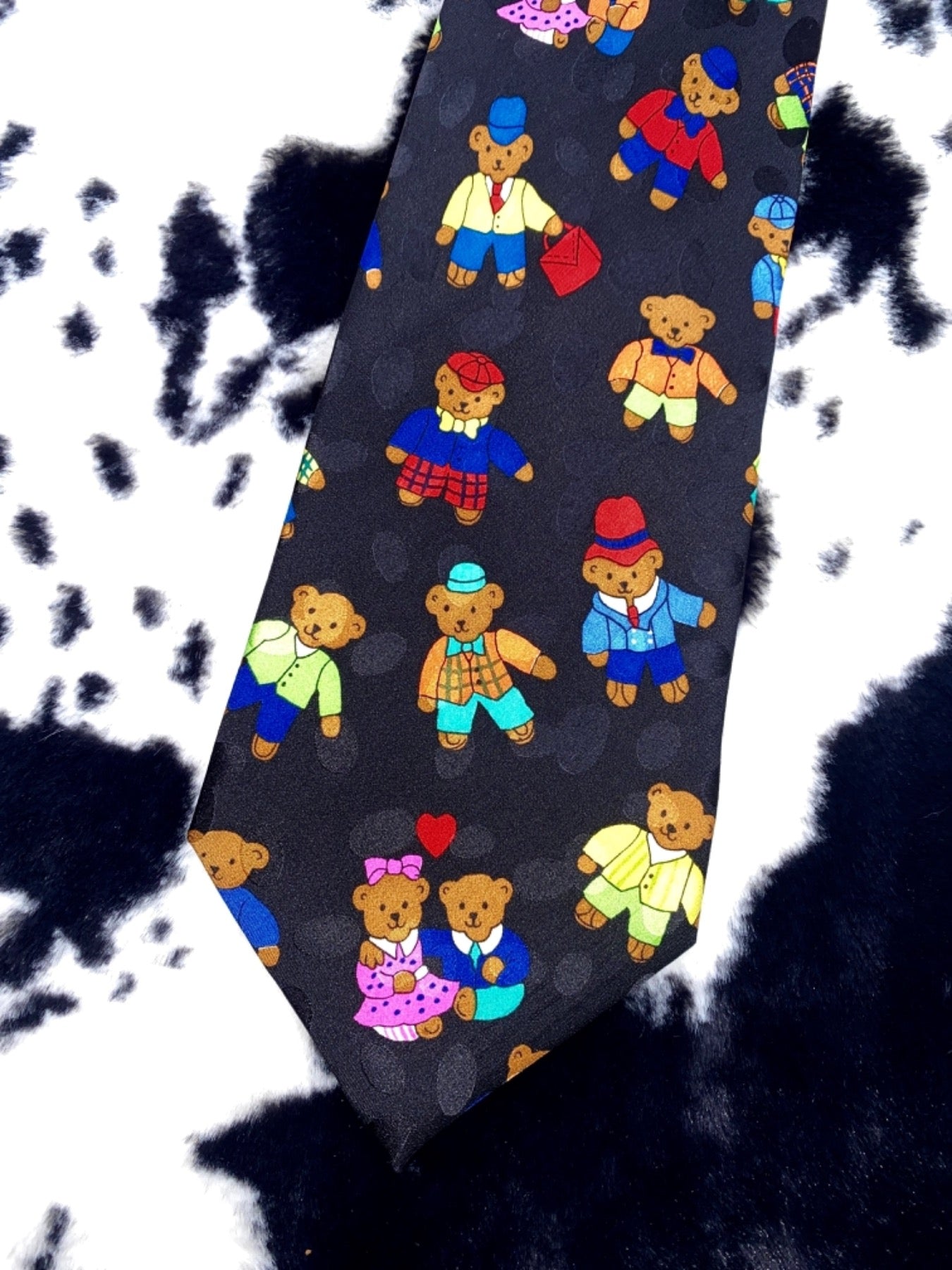 ADDICTION TEDDY BEAR TIE